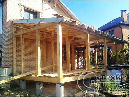 Надійність даху веранди буде залежати від якісно розрахованої і побудованої несучої конструкції
