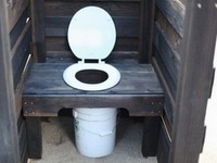 У нас на сайті є стаття, в якій описується, як побудувати   торф'яної туалет для дачі своїми руками