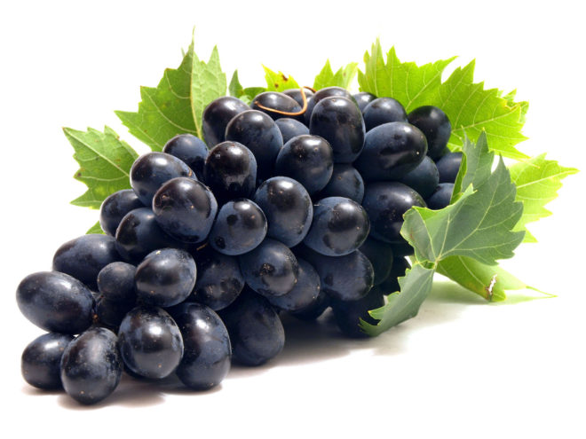 Виноград - смачна плодова культура, про корисні властивості і унікальному складі якої написано досить багато