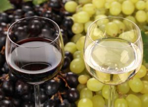 Те, скільки цукру міститься у виноградному соку, називається щільністю або концентрацією сусла, які є важливими показниками якісних характеристик рослини