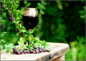 Сухе червоне вино роблять вдома з темних сортів винограду