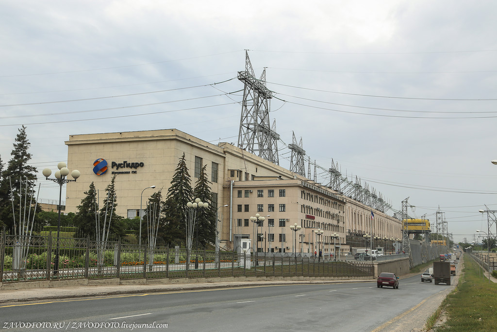 Отже, Жигульовська ГЕС (раніше Волзька ГЕС імені Леніна) є Плотинної руслової гідроелектростанцією (будівля ГЕС входить до складу напірного фронту), розташованої на річці Волга біля міст Жигульовськ і Тольятті в Самарській області